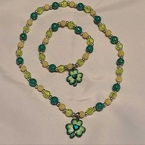 Clover girls stretchy necklace and bracelet set